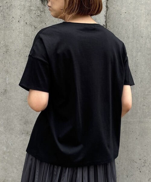 COMME CA ISM(コムサイズム)の「綿混 タック Tシャツ(Tシャツ/カットソー・レディース・ブルー/ブラック/ホワイト・M/L)」の18枚目の写真