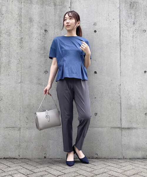 COMME CA ISM(コムサイズム)の「綿混 タック Tシャツ(Tシャツ/カットソー・レディース・ブルー/ブラック/ホワイト・M/L)」の17枚目の写真