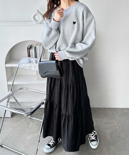 GeeRA(ジーラ)の「【新色追加】ロゴ&ハートワンポイント刺繍オーバーサイズスウェット(スウェット・レディース・オートミール/ブラック/杢グレー/ネイビー/グレー系その他/ブラック系その他/ベージュ系その他・MEDIUM/LARGE/X-LARGE)」の13枚目の写真