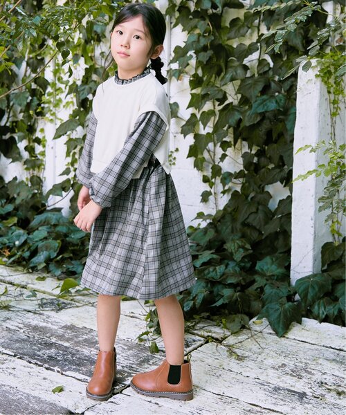 ikka（イッカ）の「ベストレイヤードドッキングワンピース（120~160cm）（ワンピース・キッズ・ライトベージュ/ブラック・150/140/130/120/160）」の4枚目の写真