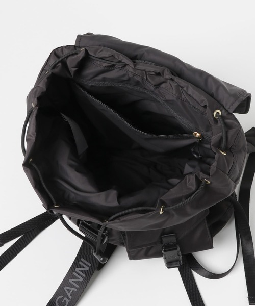 GANNI(ガニー)の「GANNI Recycled Tech Backpack(バックパック/リュック・レディース・ブラック・-)」の3枚目の写真