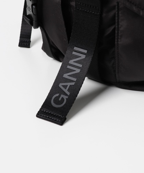 GANNI(ガニー)の「GANNI Recycled Tech Backpack(バックパック/リュック・レディース・ブラック・-)」の2枚目の写真