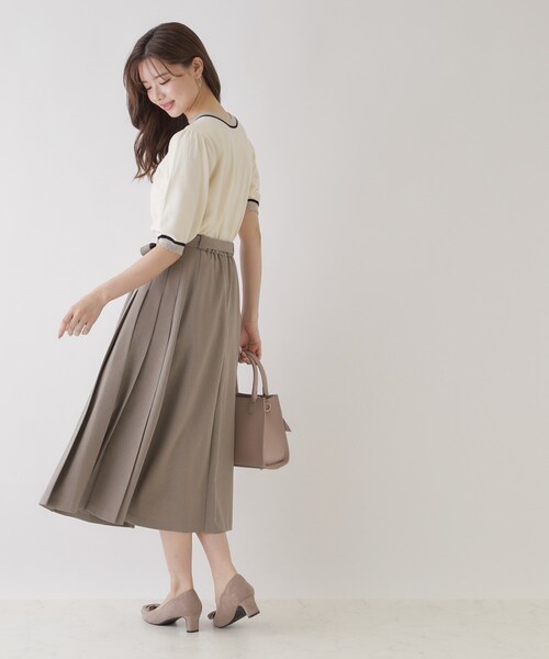 couture brooch（クチュールブローチ）の「【美シルエット・好印象スカート】サイドタックプリーツスカート（スカート・レディース・ブラウン系その他/ネイビー・36/38/40/42）」の6枚目の写真
