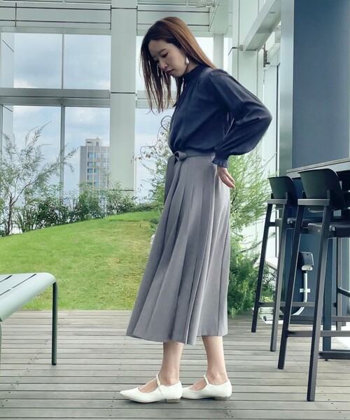 couture brooch（クチュールブローチ）の「【美シルエット・好印象スカート】サイドタックプリーツスカート（スカート・レディース・ブラウン系その他/ネイビー・36/38/40/42）」の11枚目の写真