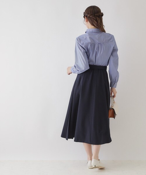 couture brooch（クチュールブローチ）の「【美シルエット・好印象スカート】サイドタックプリーツスカート（スカート・レディース・ブラウン系その他/ネイビー・36/38/40/42）」の16枚目の写真