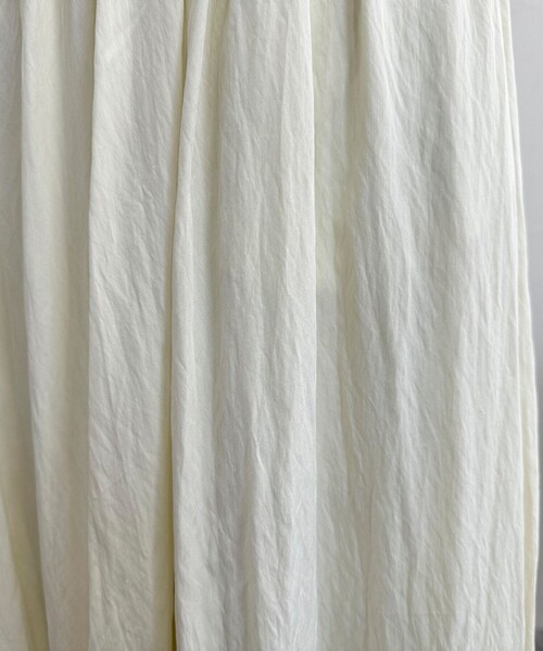 fredy emue（フレディエミュ）の「シルキーレーヨンフレアースカート（スカート・レディース・オフホワイト/ベージュ/ブラック・36/38）」の11枚目の写真