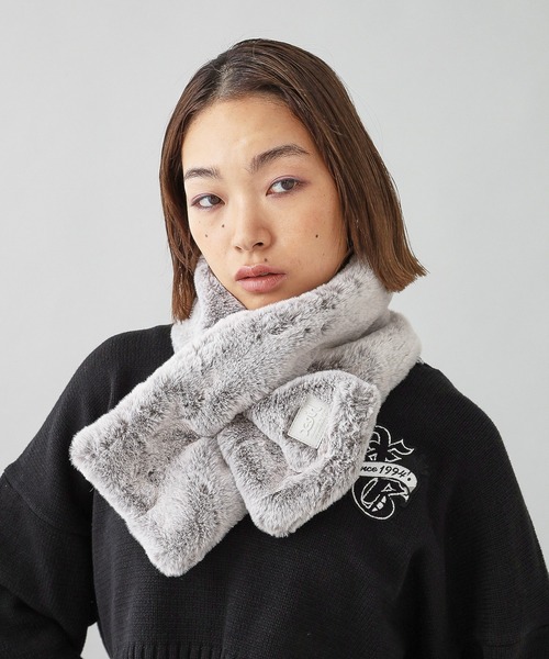 X-girl（エックスガール）の「FAUX FUR SCARF（マフラー・レディース・ブラック/グレー・ONE SIZE）」の2枚目の写真