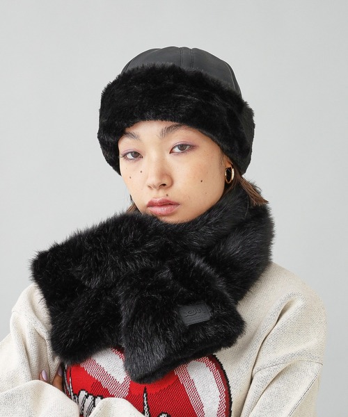 X-girl（エックスガール）の「FAUX FUR SCARF（マフラー・レディース・ブラック/グレー・ONE SIZE）」の3枚目の写真