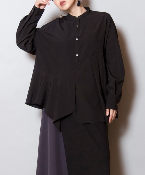 OSMOSIS(オズモーシス)の「アシンメトリーブラウス(シャツ/ブラウス・レディース・ブラック/グレー/アイボリー・ONE SIZE)」の2枚目の写真