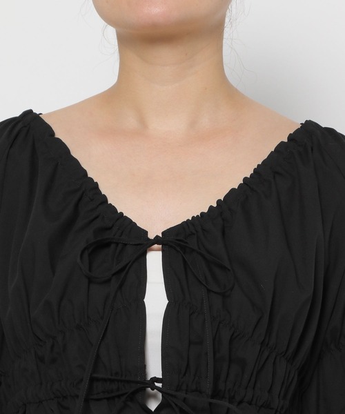 LEPSIM(レプシィム)の「ギャザーフリルボレロ 142945(カーディガン/ボレロ・レディース・ブラック/オフホワイト・FREE)」の15枚目の写真