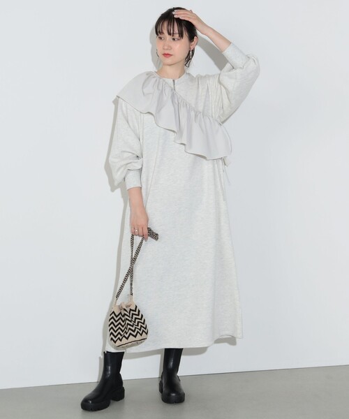 BEAMS HEART(ビームスハート)の「フリル付き スウェット ワンピース(ワンピース・レディース・ホワイト系その他5/チャコールグレー・FREE)」の6枚目の写真