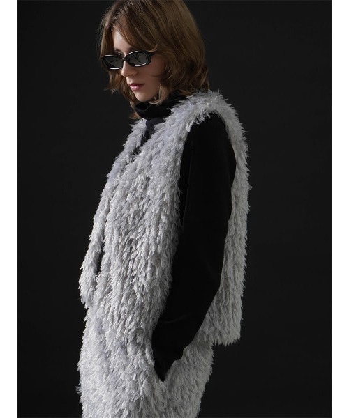 :ETHROF（イーサオブ）の「GLITTER FEATHER VEST（ベスト・レディース・ブラック/グレー/ブルー・MEDIUM）」の7枚目の写真