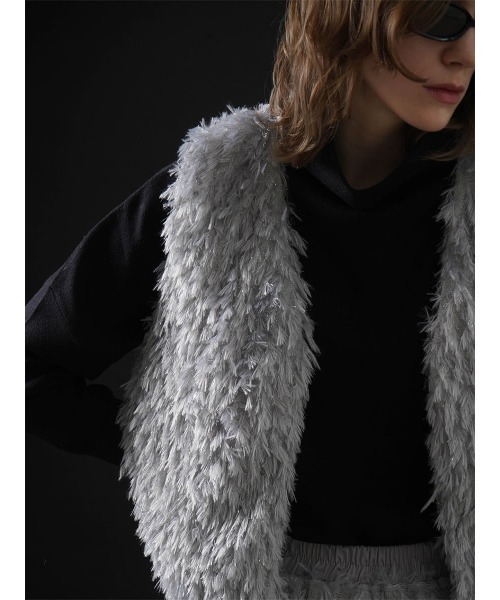 :ETHROF（イーサオブ）の「GLITTER FEATHER VEST（ベスト・レディース・ブラック/グレー/ブルー・MEDIUM）」の5枚目の写真