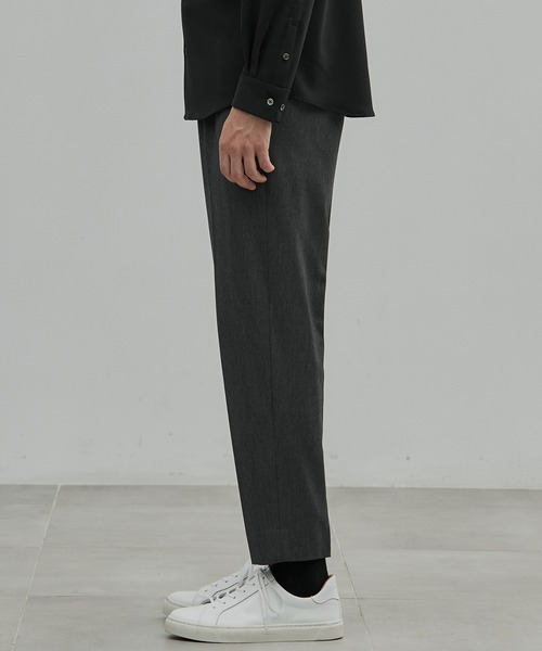 週末特価　美品　UNITED TOKYO アウトラスト キープクリース UNITED TOKYO スラックス アウトラスト キープクリース 1タック