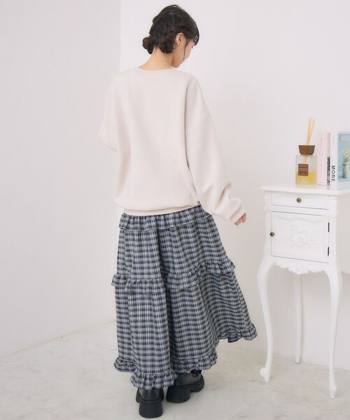 ems excite（エムズエキサイト）の「ビジューロゴBIGトレーナー（スウェット・レディース・ブルー/ナチュラル/チャコールグレー・FREE）」の4枚目の写真