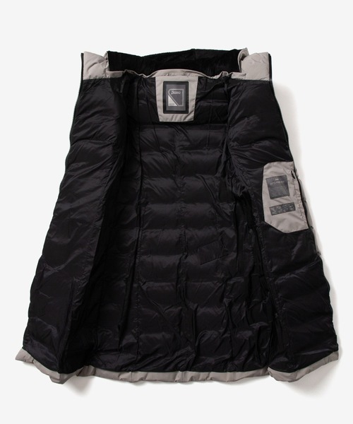 HERNO(ヘルノ)の「HERNO CAPES2 LAYER WINDSTOPPER PARKA ヘルノ ケープ ダウンコート(ダウンジャケット/コート・レディース・ネイビー/ライトグレー/ブラック/クリーム・40/44/42/38)」の21枚目の写真