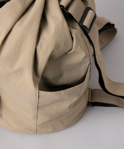 coen(コーエン)の「MEI(メイ)別注 ナイロンボンサック(バックパック/リュック・メンズ・ブラック/ベージュ・FREE)」の12枚目の写真