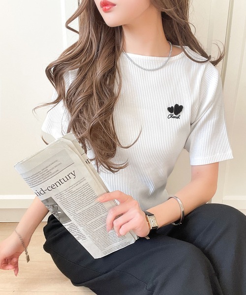 classicalelf(クラシカルエルフ)の「胸元にキュン。ハートサガラ刺繍テレコリブ素材ボートネックTシャツ(半袖)(Tシャツ/カットソー・レディース・チャコール/アイボリー/ブラック/オフホワイト/杢グレー・X-LARGE/SMALL/MEDIUM/LARGE)」の13枚目の写真