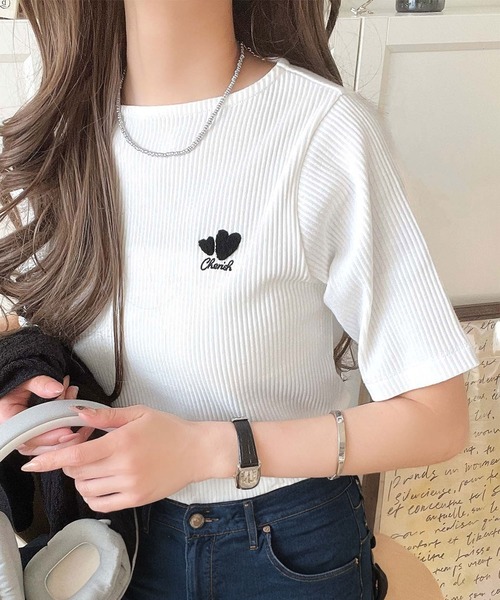 classicalelf(クラシカルエルフ)の「胸元にキュン。ハートサガラ刺繍テレコリブ素材ボートネックTシャツ(半袖)(Tシャツ/カットソー・レディース・チャコール/アイボリー/ブラック/オフホワイト/杢グレー・X-LARGE/SMALL/MEDIUM/LARGE)」の17枚目の写真