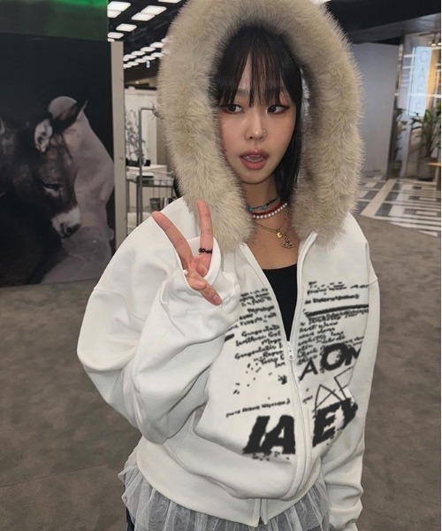 【セール】Y2K 裏起毛エコファーフードレタリングジップパーカー（パーカー）｜gossip！ロサンゼルス（ゴシップロサンゼルス）