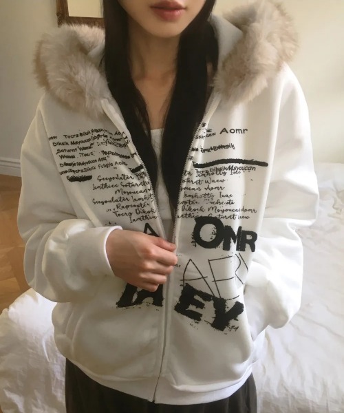 【セール】Y2K 裏起毛エコファーフードレタリングジップパーカー（パーカー）｜gossip！ロサンゼルス（ゴシップロサンゼルス）