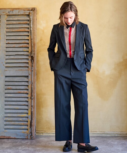 DRESSTERIOR（ドレステリア）の「【吸水速乾/接触冷感/UVカット】シェルタリングドライジャケット（テーラードジャケット・レディース・ブラック/オフホワイト・38/36/34）」の7枚目の写真