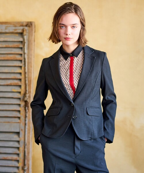 DRESSTERIOR（ドレステリア）の「【吸水速乾/接触冷感/UVカット】シェルタリングドライジャケット（テーラードジャケット・レディース・ブラック/オフホワイト・38/36/34）」の8枚目の写真