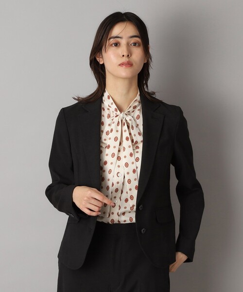 DRESSTERIOR（ドレステリア）の「【吸水速乾/接触冷感/UVカット】シェルタリングドライジャケット（テーラードジャケット・レディース・ブラック/オフホワイト・38/36/34）」の11枚目の写真