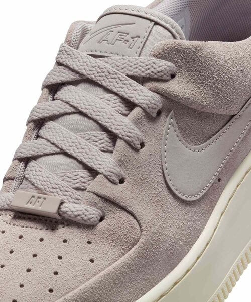 ナイキ エアフォース 1 セージ LOW AR5339-004 Amazon | [ナイキ] エア フォース 1 セージ ロー W AIR FORCE 1