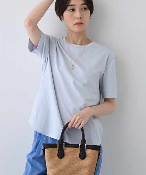 INDIVI（インディヴィ）の「【洗える】シンプルきれいめ無地Tシャツ（Tシャツ/カットソー・レディース・ホワイト/イエロー系その他/サックスブルー/チャコールグレー・38/34/05/15 /13/19）」の18枚目の写真