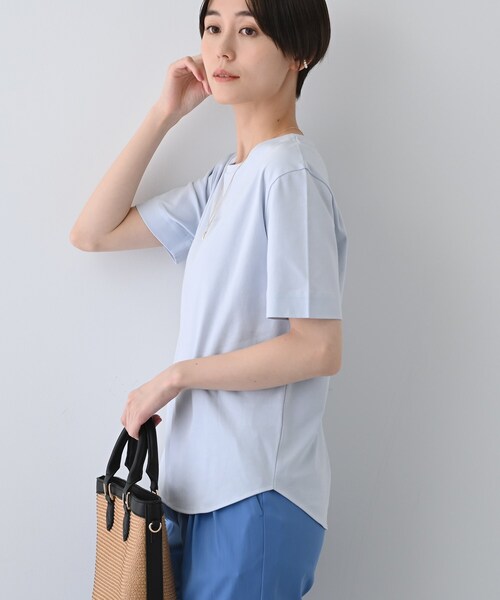 INDIVI（インディヴィ）の「【洗える】シンプルきれいめ無地Tシャツ（Tシャツ/カットソー・レディース・ホワイト/イエロー系その他/サックスブルー/チャコールグレー・38/34/05/15 /13/19）」の19枚目の写真