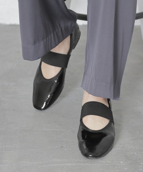 SOROTTO（ソロット）の「晴雨兼用 ゴムベルト付きレインパンプス/スクエアトゥ（レインシューズ・レディース・ブラック系その他/グレイッシュベージュ/ブラック・23.5cm/24.5cm/23.0cm/24.0cm/22.5cm）」の2枚目の写真