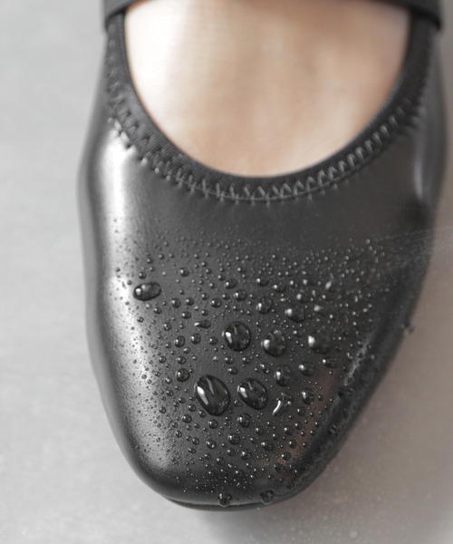 SOROTTO（ソロット）の「晴雨兼用 ゴムベルト付きレインパンプス/スクエアトゥ（レインシューズ・レディース・ブラック系その他/グレイッシュベージュ/ブラック・23.5cm/24.5cm/23.0cm/24.0cm/22.5cm）」の6枚目の写真