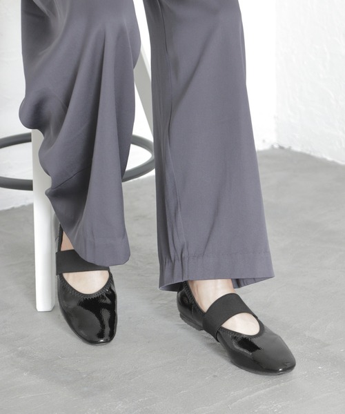 SOROTTO（ソロット）の「晴雨兼用 ゴムベルト付きレインパンプス/スクエアトゥ（レインシューズ・レディース・ブラック系その他/グレイッシュベージュ/ブラック・23.5cm/24.5cm/23.0cm/24.0cm/22.5cm）」の12枚目の写真