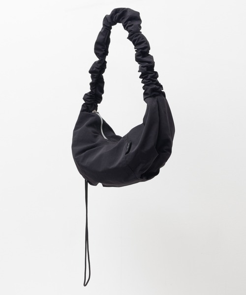 HusHusH（ハッシュアッシュ）の「【新色追加】HusHusH ハッシュアッシュ ギャザーショルダーバッグ（ショルダーバッグ・レディース・ブラック/グレー・フリー）」の16枚目の写真