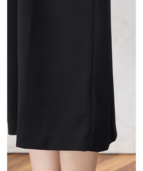 Perfect Suit FActory（パーフェクトスーツファクトリー）の「ブローチ付き　ピンタックワンピース　ブラック/ネイビー（ワンピース・レディース・ブラック/ネイビー・L/M）」の10枚目の写真