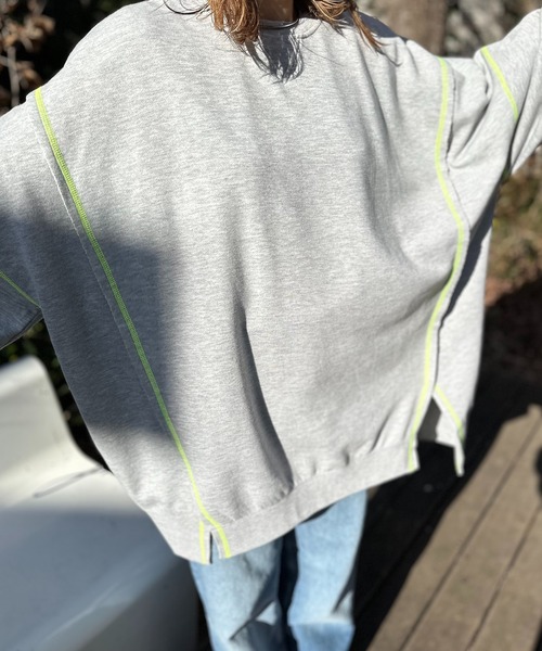 mi via loca(ミヴィアロカ)の「ウラケ リメイクデザイン ビッグシルエット スウェット(スウェット・レディース・ブラック/ピンク/アイボリー/トップグレー・FREE)」の10枚目の写真