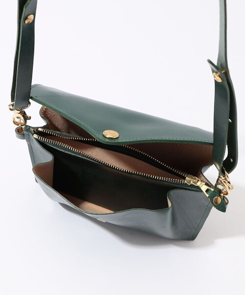 TOMORROWLAND （トゥモローランド）の「GLENROYAL ブライドルレザー ショルダーミニバッグ（ショルダーバッグ・メンズ・ブラック/グレイッシュベージュ/ブラウン/グリーン/パープル・FREE）」の14枚目の写真