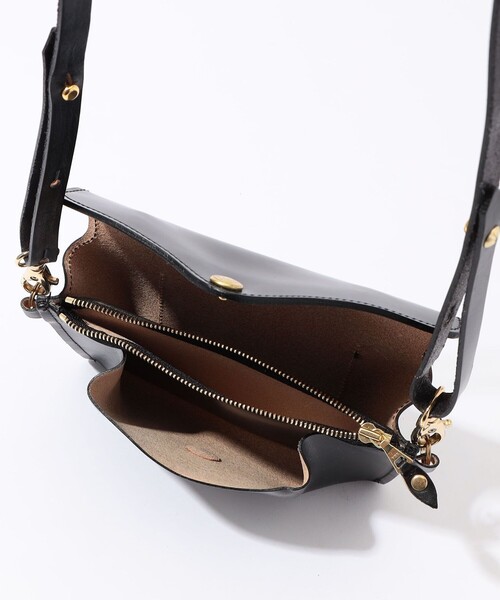 TOMORROWLAND （トゥモローランド）の「GLENROYAL ブライドルレザー ショルダーミニバッグ（ショルダーバッグ・メンズ・ブラック/グレイッシュベージュ/ブラウン/グリーン/パープル・FREE）」の15枚目の写真