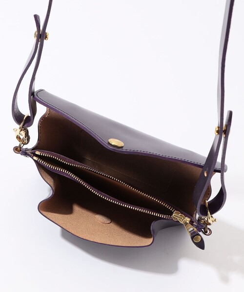 TOMORROWLAND （トゥモローランド）の「GLENROYAL ブライドルレザー ショルダーミニバッグ（ショルダーバッグ・メンズ・ブラック/グレイッシュベージュ/ブラウン/グリーン/パープル・FREE）」の18枚目の写真