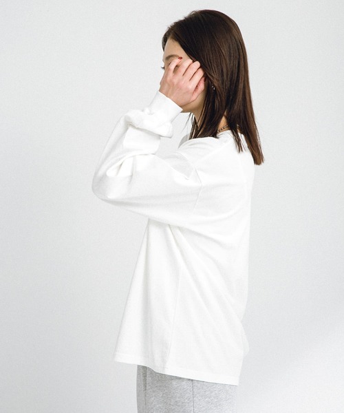 URBAN RESEARCH Sonny Label（アーバンリサーチサニーレーベル）の「カレッジロゴプリントロングTシャツ（Tシャツ/カットソー・レディース・オフホワイト/ピンク/スミクロ・FREE）」の16枚目の写真