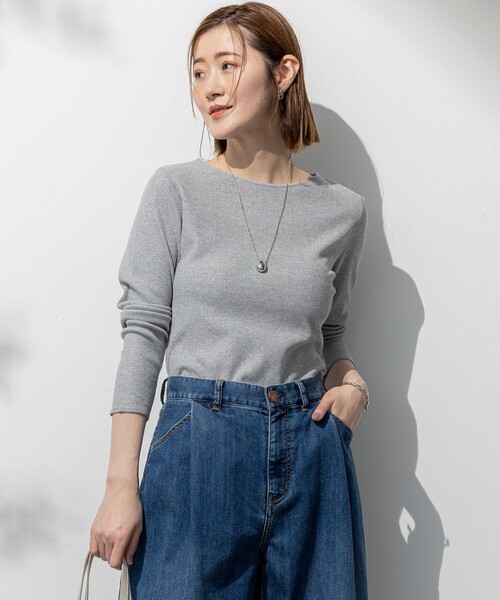 23区(ニジュウサンク)の「【SLOW/一部店舗限定】ラメリブジャージー ロングTシャツ(Tシャツ/カットソー・レディース・ライトグレー系/アイボリー系・40/38)」の1枚目の写真
