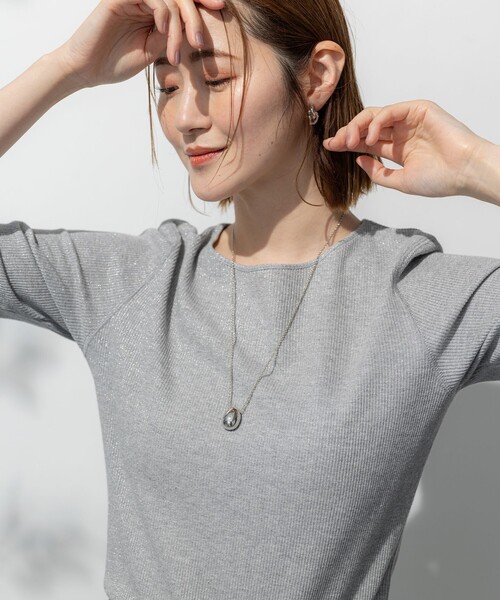 23区(ニジュウサンク)の「【SLOW/一部店舗限定】ラメリブジャージー ロングTシャツ(Tシャツ/カットソー・レディース・ライトグレー系/アイボリー系・40/38)」の3枚目の写真