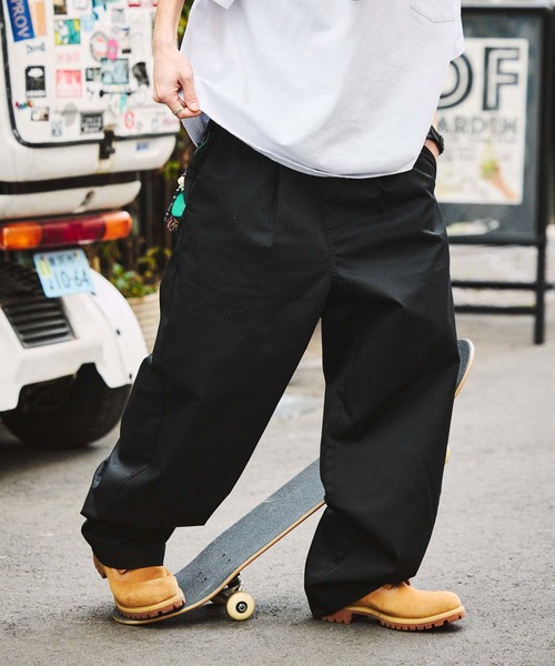 Dickies（ディッキーズ）の「限定展開 Dickies/ディッキーズ Dickies×FREAK'S STORE/ディッキーズ 別注 ワイドシルエット バレルレッグ ワークパンツ（チノパンツ・メンズ・ブラック系その他/ブラック/ダークインディゴブルー/ベージュ・LARGE/MEDIUM/SMALL）」の16枚目の写真