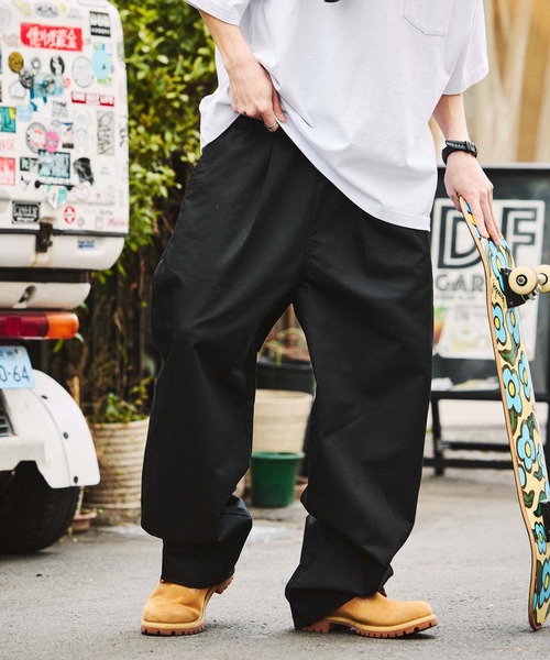 Dickies（ディッキーズ）の「限定展開 Dickies/ディッキーズ Dickies×FREAK'S STORE/ディッキーズ 別注 ワイドシルエット バレルレッグ ワークパンツ（チノパンツ・メンズ・ブラック系その他/ブラック/ダークインディゴブルー/ベージュ・LARGE/MEDIUM/SMALL）」の15枚目の写真