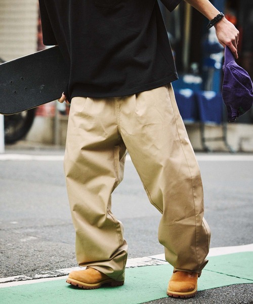 Dickies（ディッキーズ）の「限定展開 Dickies/ディッキーズ Dickies×FREAK'S STORE/ディッキーズ 別注 ワイドシルエット バレルレッグ ワークパンツ（チノパンツ・メンズ・ブラック系その他/ブラック/ダークインディゴブルー/ベージュ・LARGE/MEDIUM/SMALL）」の12枚目の写真