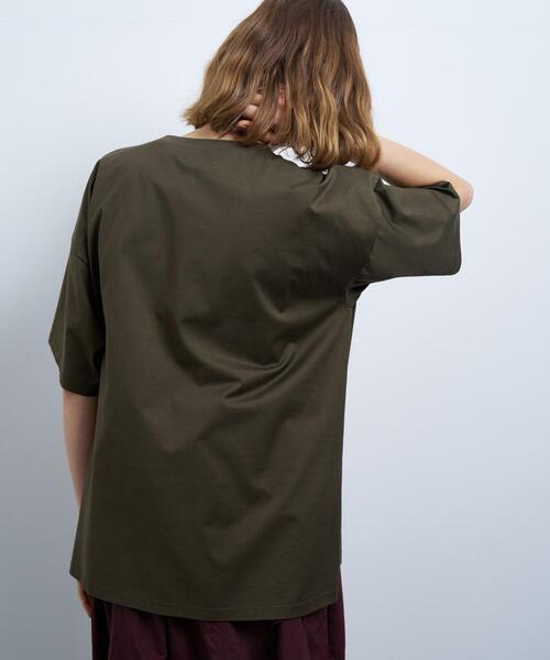 LANVIN en Bleu（ランバンオンブルー）の「ビッグロゴプリントTシャツ（Tシャツ/カットソー・レディース・カーキ/オフホワイト/ブラック・38）」の16枚目の写真