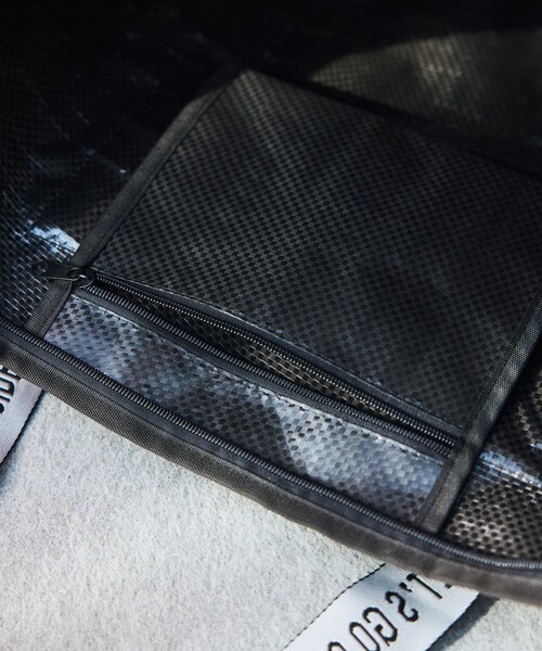NANGA(ナンガ)の「NANGA × FREAK'S STORE/ナンガ × フリークスストア 別注 MULTI USE BAG マルチユース バッグ(トートバッグ・メンズ・ブラック・ONE SIZE)」の13枚目の写真