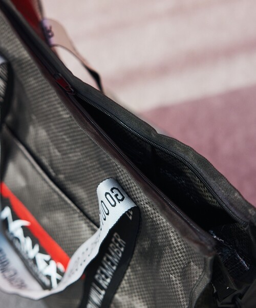 NANGA(ナンガ)の「NANGA × FREAK'S STORE/ナンガ × フリークスストア 別注 MULTI USE BAG マルチユース バッグ(トートバッグ・メンズ・ブラック・ONE SIZE)」の14枚目の写真