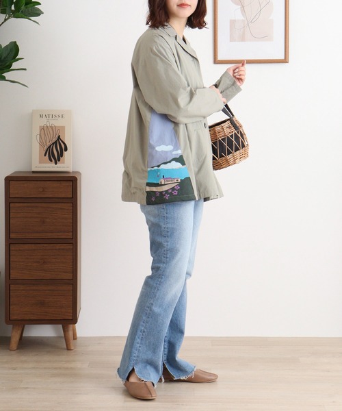 Emago(イマゴ)の「EMAGO 街並みパッチワーク刺繍ジャケット(テーラードジャケット・レディース・ベージュ/ブラック/カーキ・FREE)」の12枚目の写真